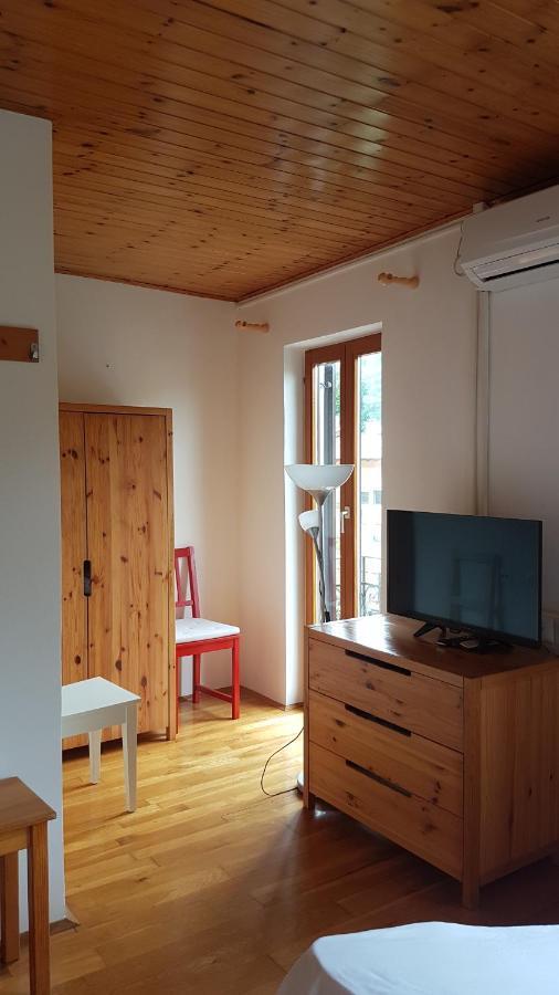 Stres-Less Sunny Apartments โคบาริด ภายนอก รูปภาพ