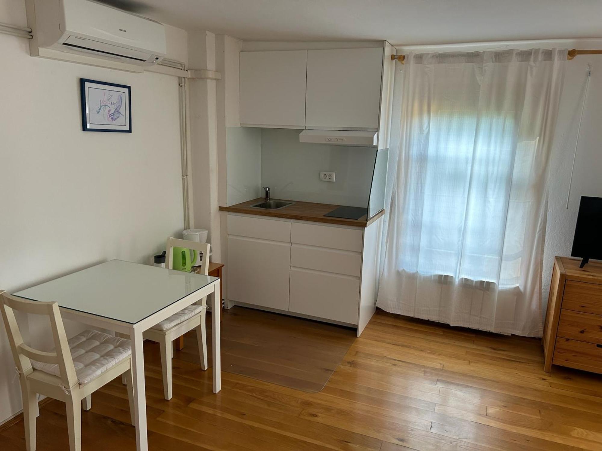 Stres-Less Sunny Apartments โคบาริด ภายนอก รูปภาพ