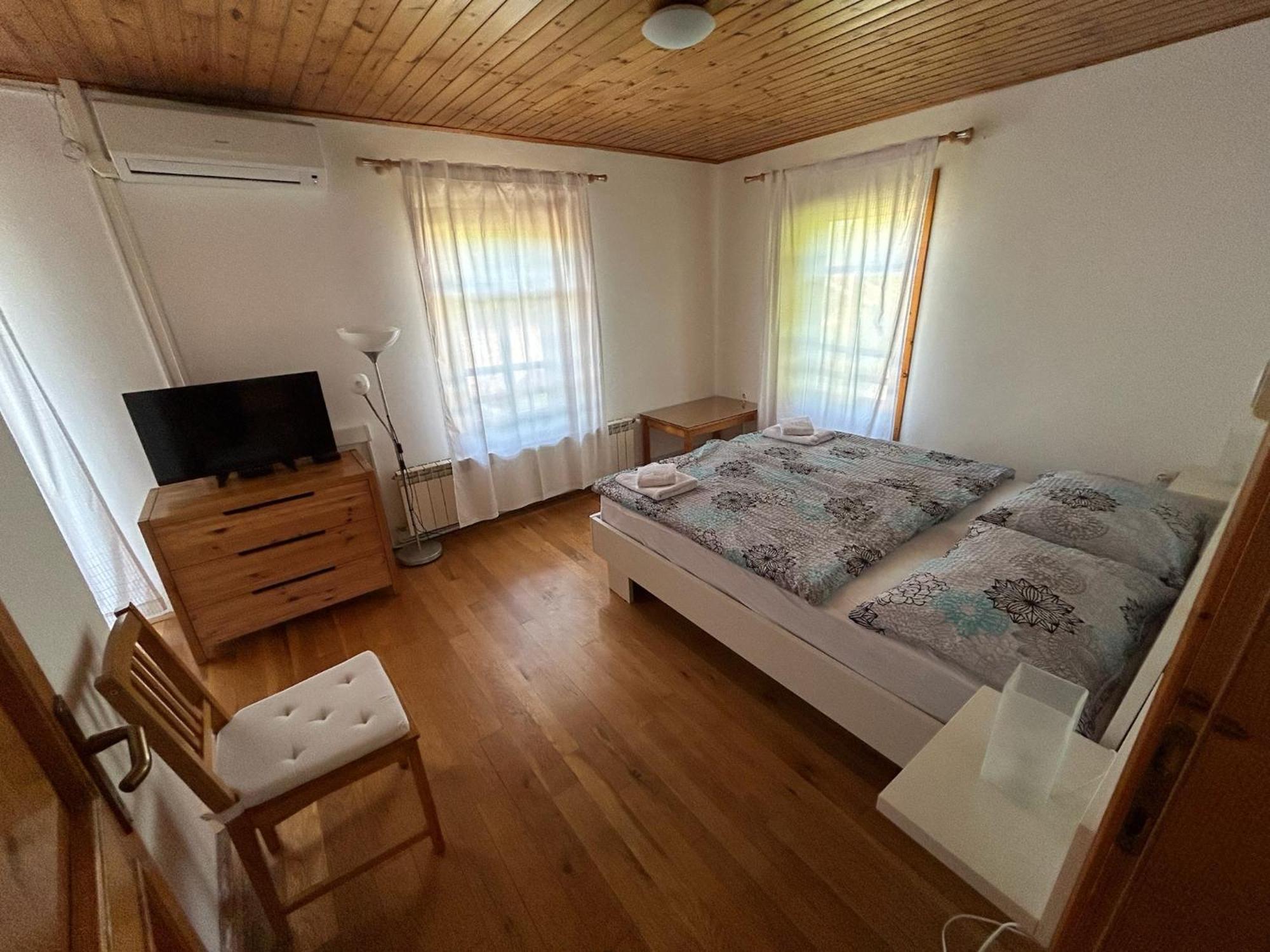 Stres-Less Sunny Apartments โคบาริด ภายนอก รูปภาพ